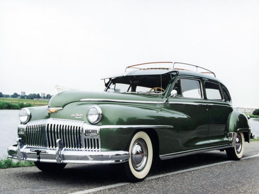  DeSoto Custom Suburban Sedan (S11) 1947 года  (фото 1 из 3)